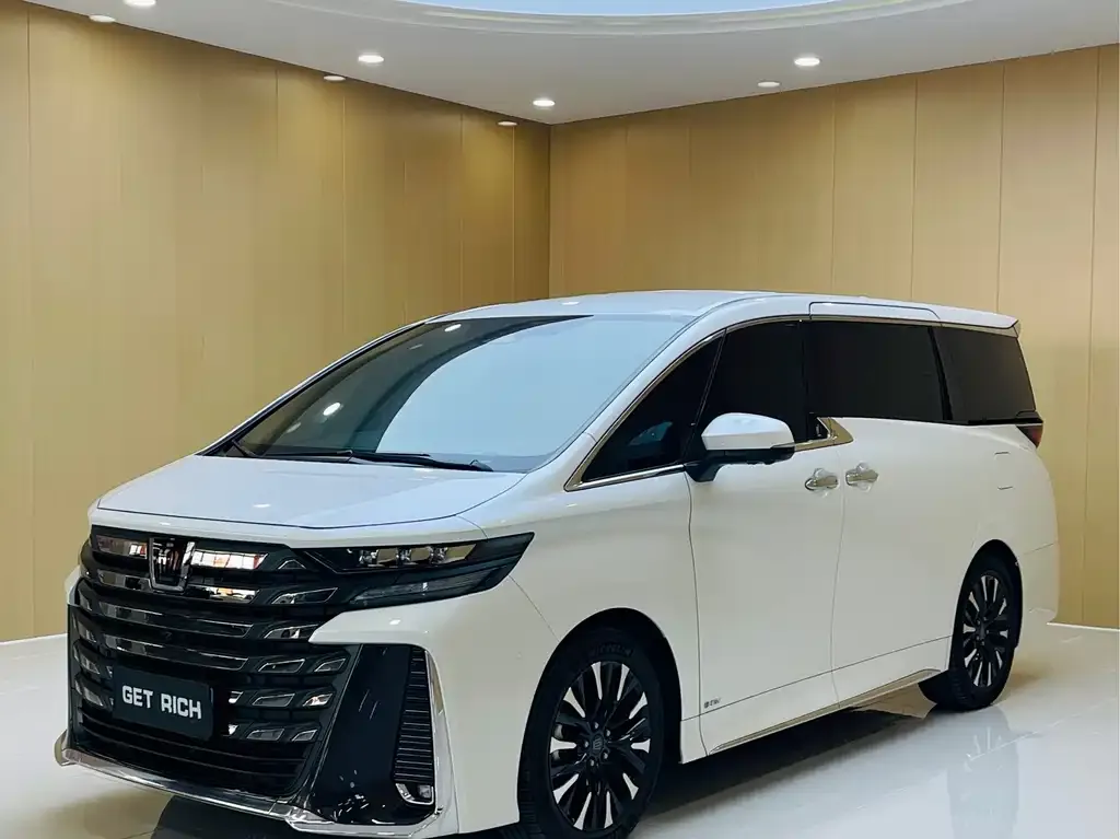 Toyota Vellfire — фото 1