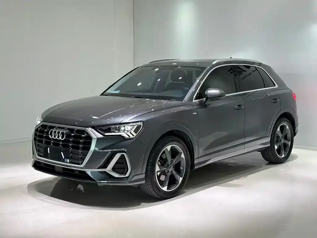 Audi Q3 — фото 1