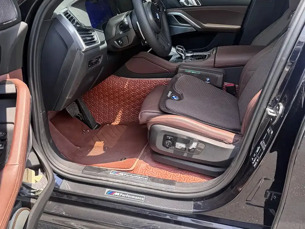 BMW X6 2023 из CN, фото 3