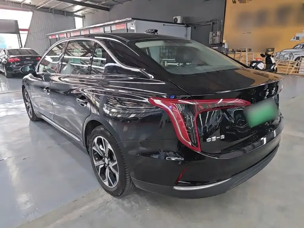 Hongqi E-QM5 — фото 6