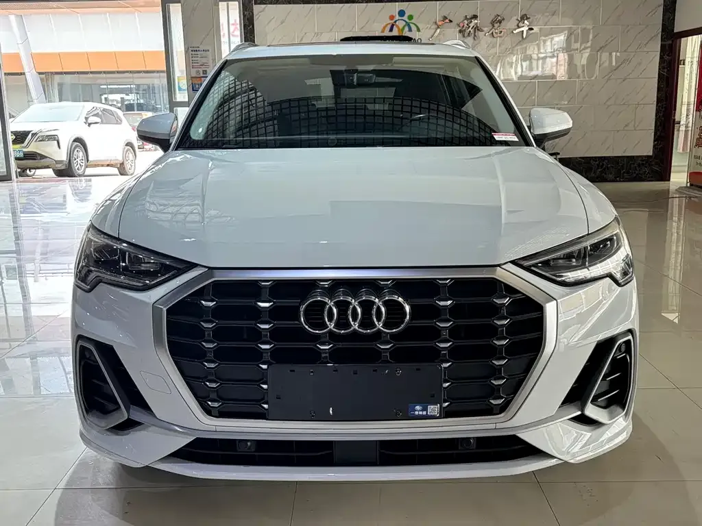 Audi Q3 — фото 10