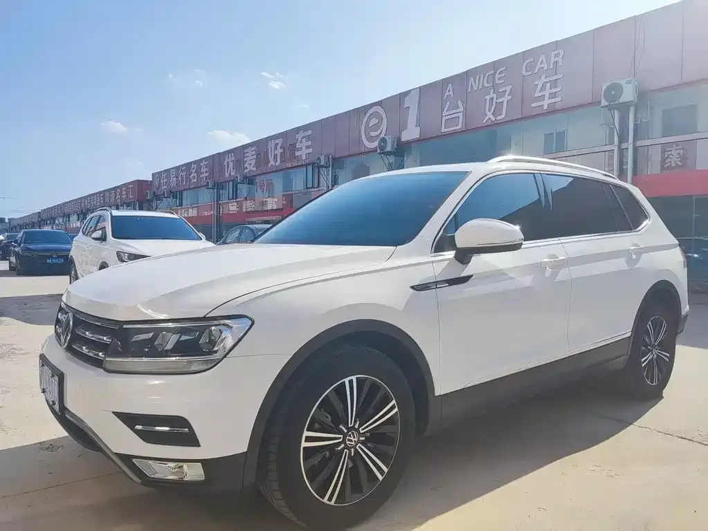 Volkswagen Tiguan L — фото 3