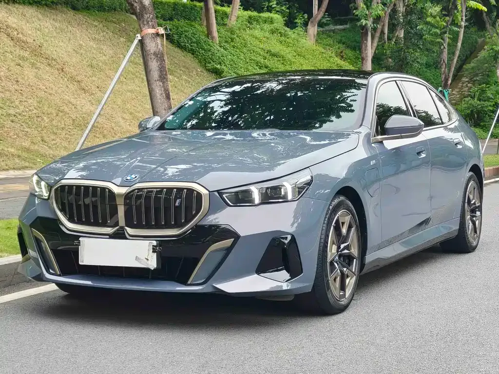 BMW i5