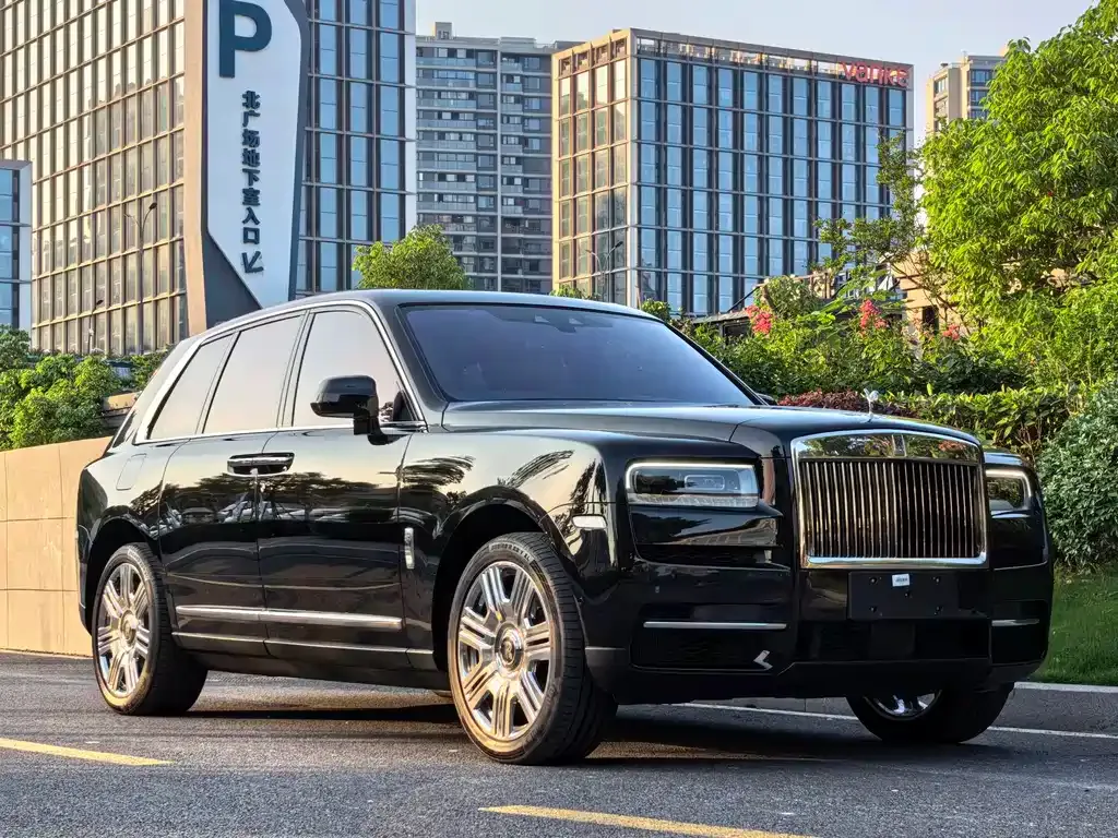 Rolls-Royce Cullinan — фото 10