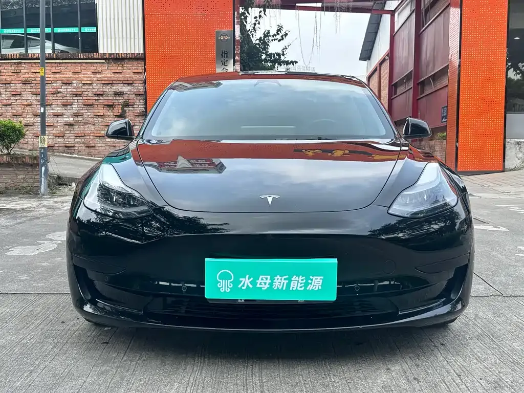 Tesla Model 3 — фото 8