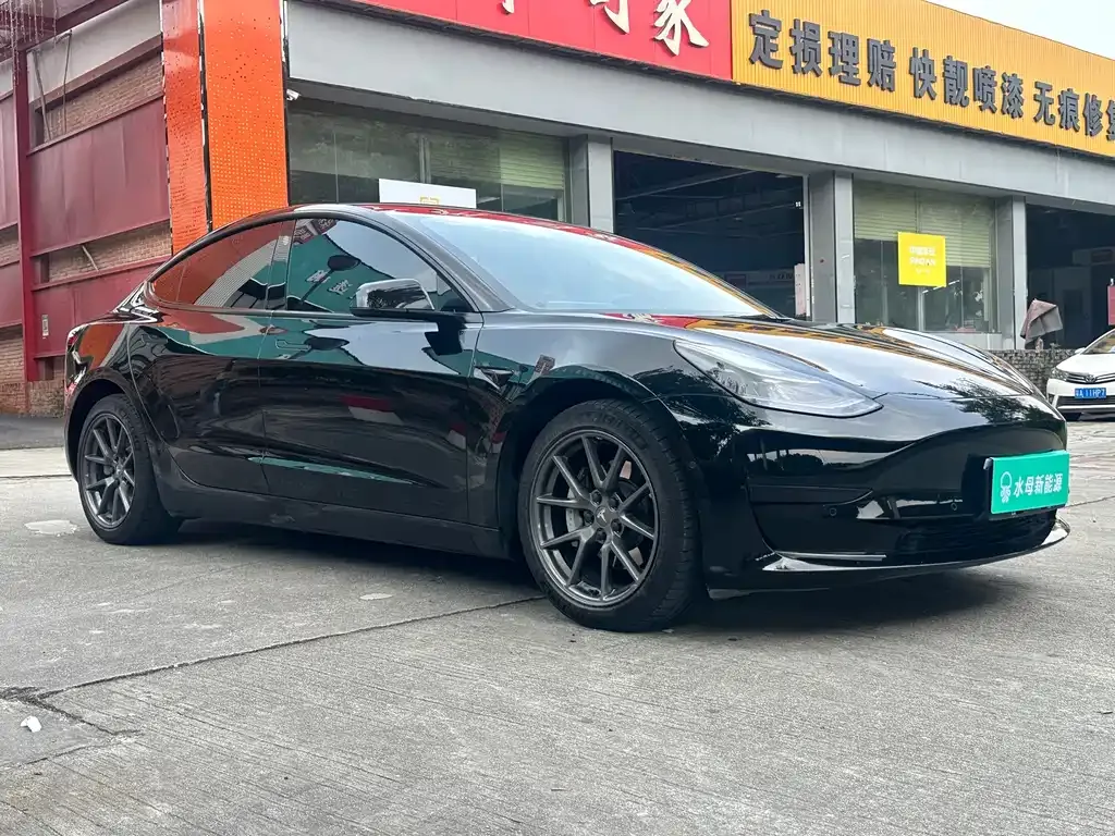 Tesla Model 3 — фото 5