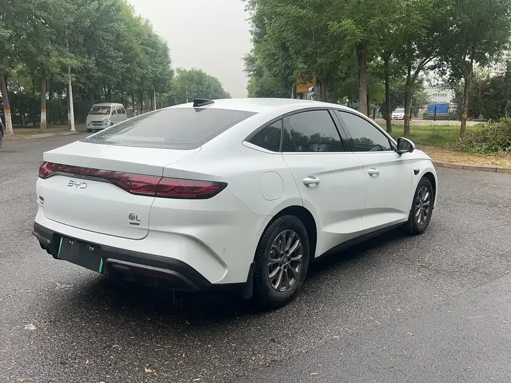 BYD Qin L — фото 2