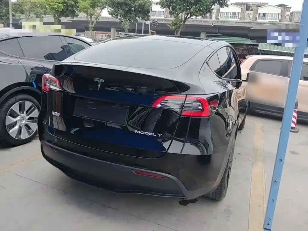 Tesla Model Y — фото 7