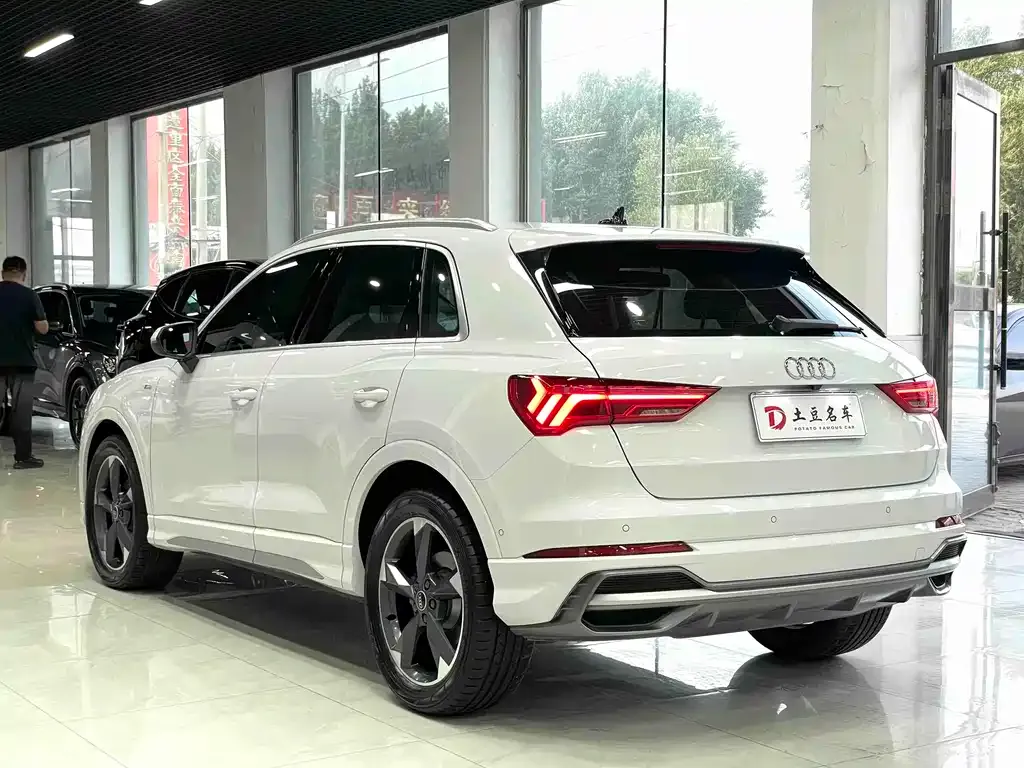 Audi Q3 — фото 10