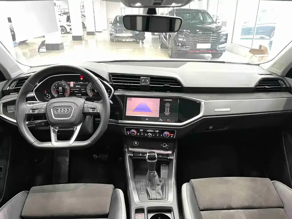 Audi Q3 — фото 6