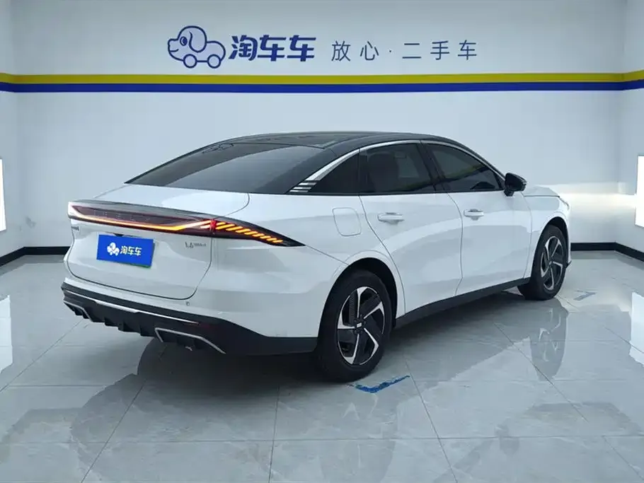 Geely Galaxy L6 — фото 6