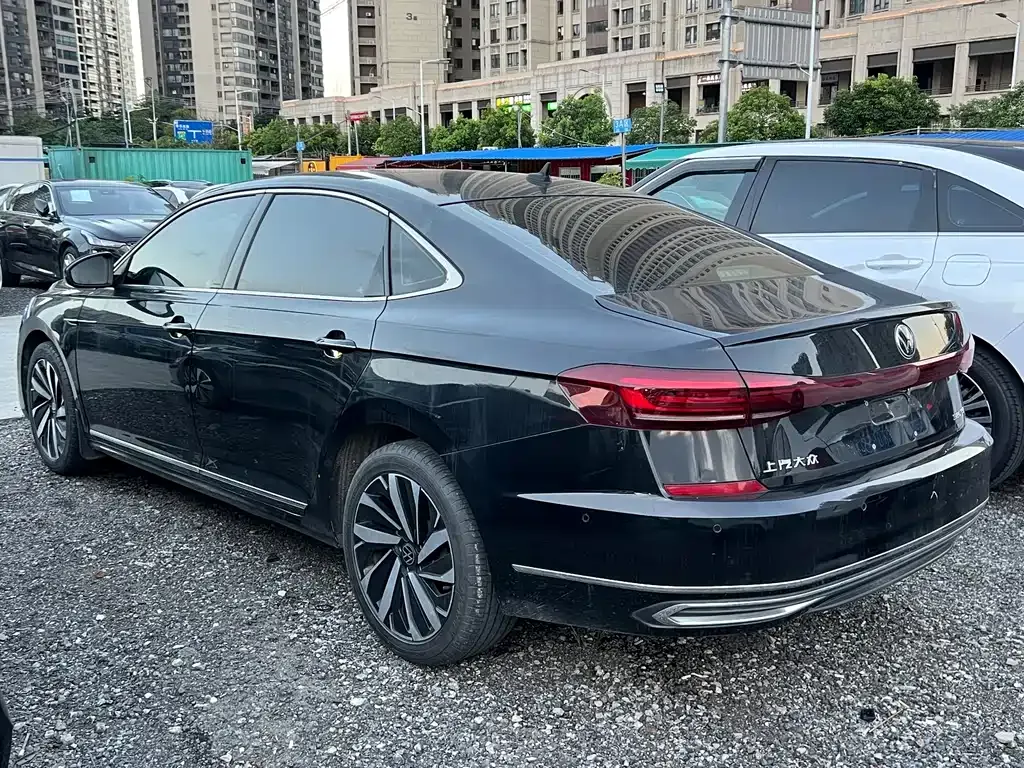 Volkswagen Passat — фото 8