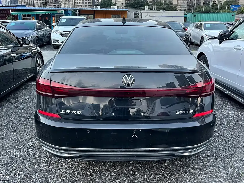 Volkswagen Passat — фото 5