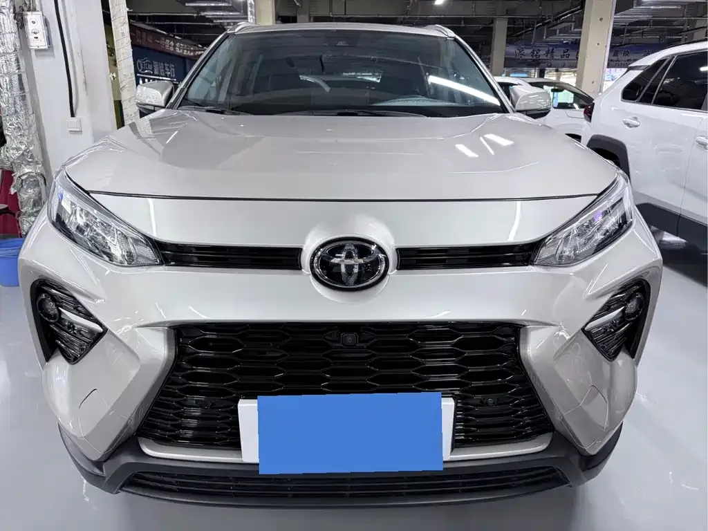 Toyota Wildlander — фото 6