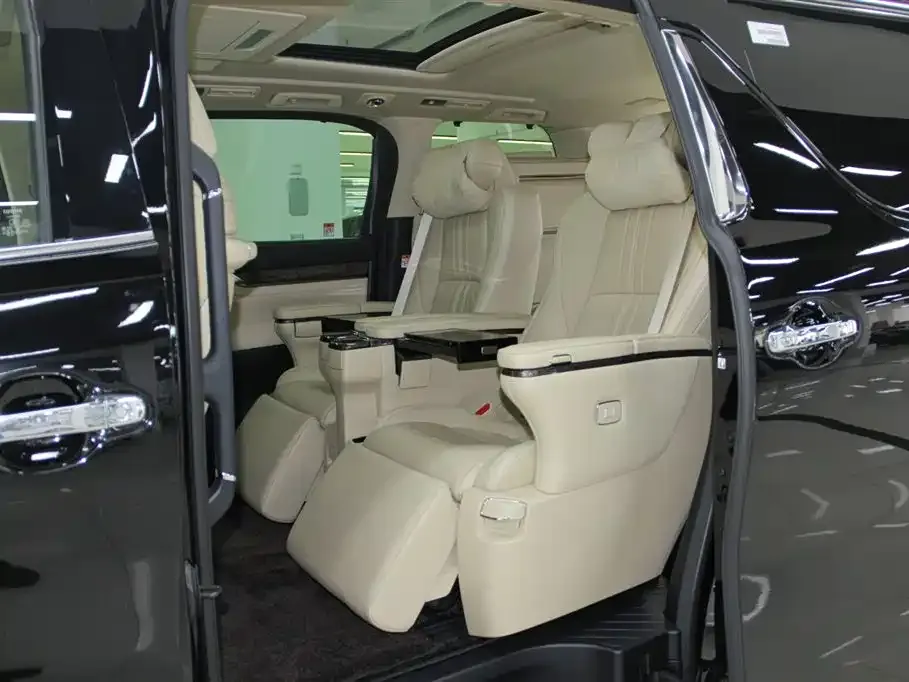 Toyota Alphard — фото 3