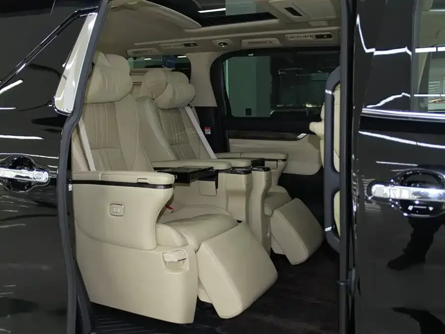 Toyota Alphard — фото 5