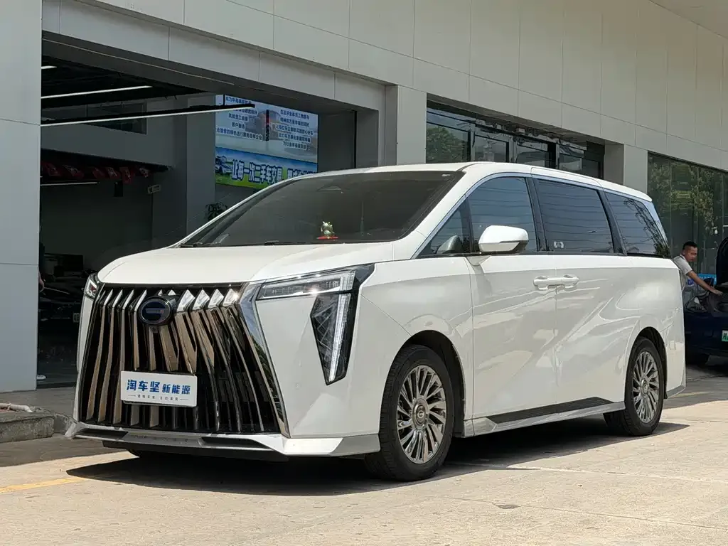 GAC Motor Trumpchi M8 — фото 1