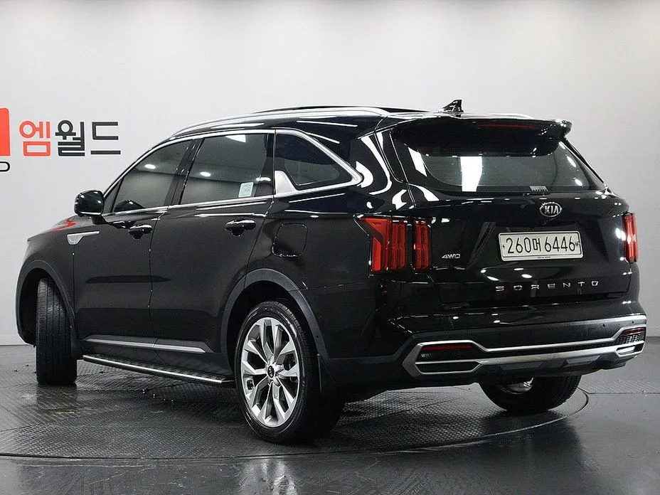 Kia Sorento — фото 8