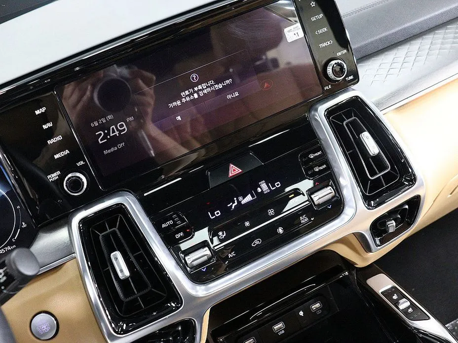 Kia Sorento — фото 9