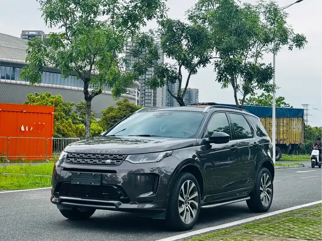 Land Rover Discovery Sport — фото 1