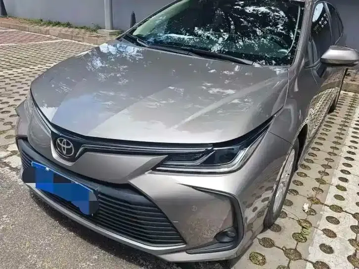 Toyota Corolla — фото 1