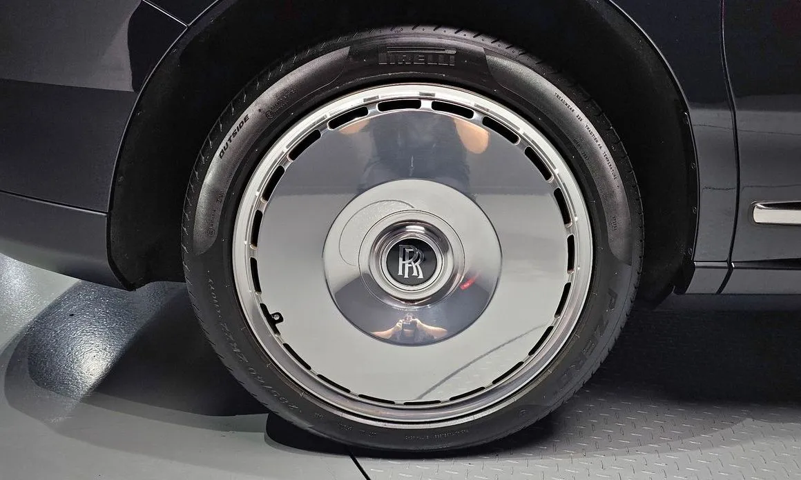 Rolls-Royce Cullinan 2022 из KR, фото 4