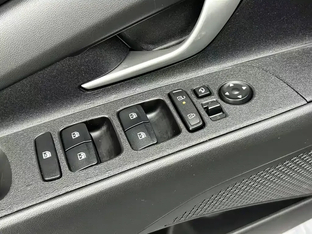 Hyundai Elantra — фото 4