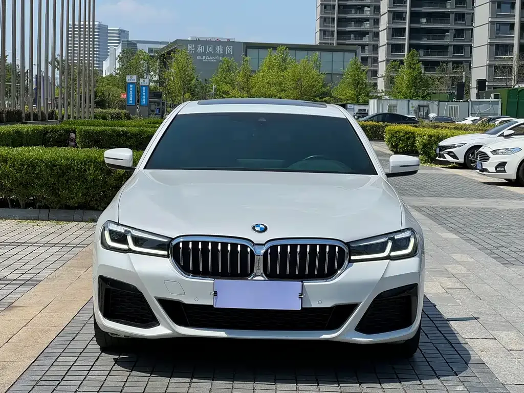 BMW 5 Series — фото 4