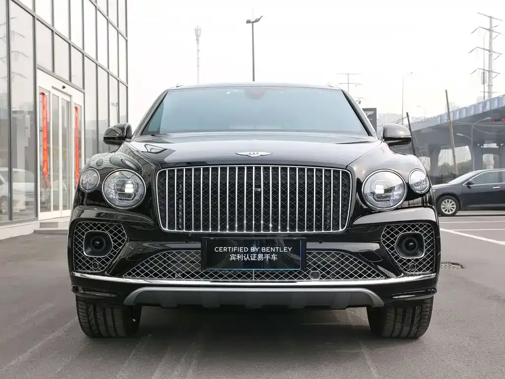 Bentley Bentayga — фото 1