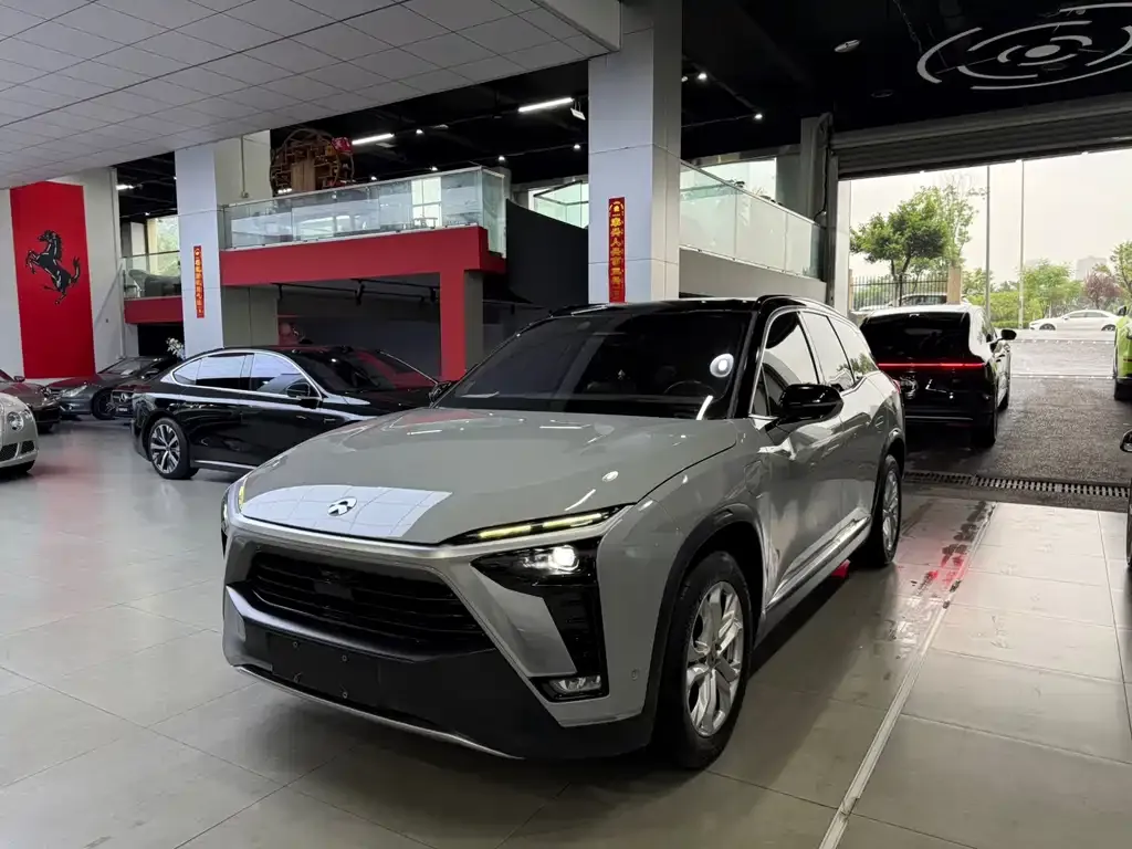 NIO ES8