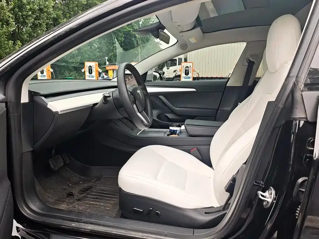Tesla Model 3 — фото 3