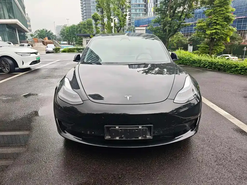 Tesla Model 3 — фото 9