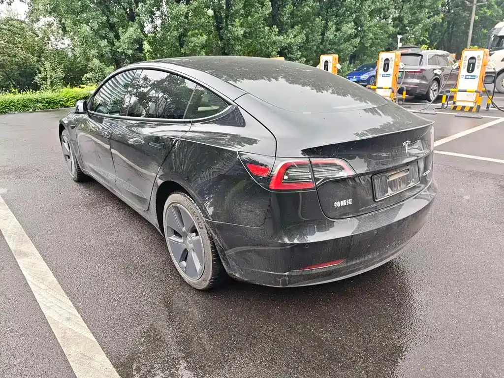 Tesla Model 3 — фото 8
