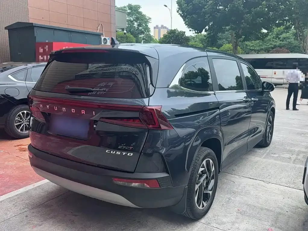 Hyundai Custo — фото 3
