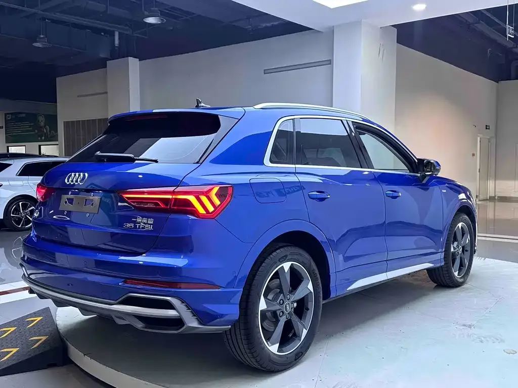 Audi Q3 — фото 10