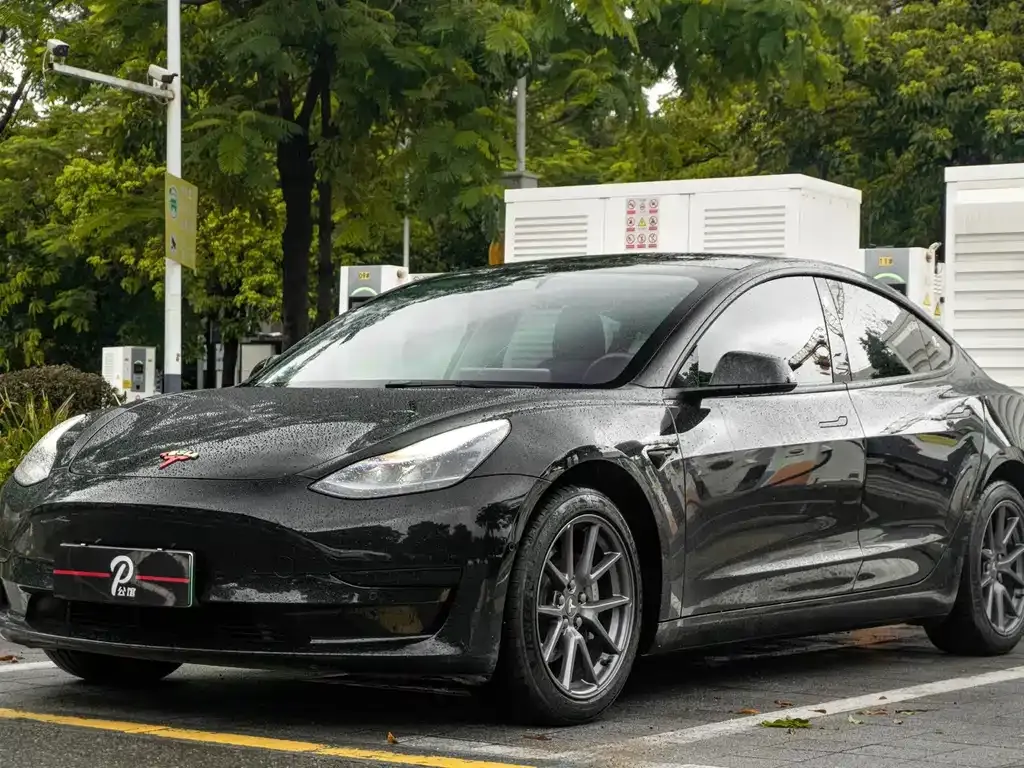 Tesla Model 3 — фото 6