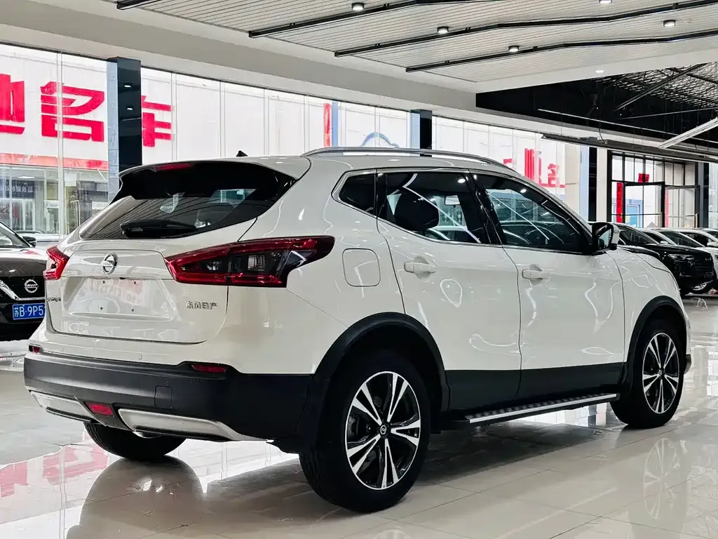 Nissan Qashqai — фото 8
