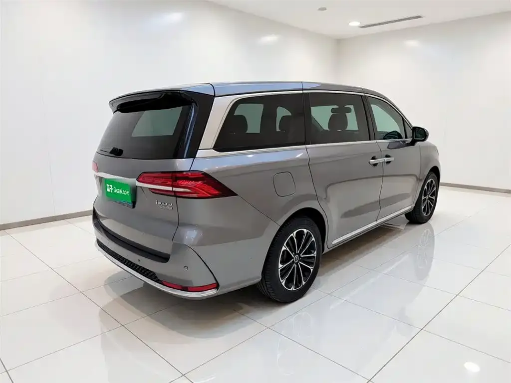 Roewe iMAX8 — фото 10