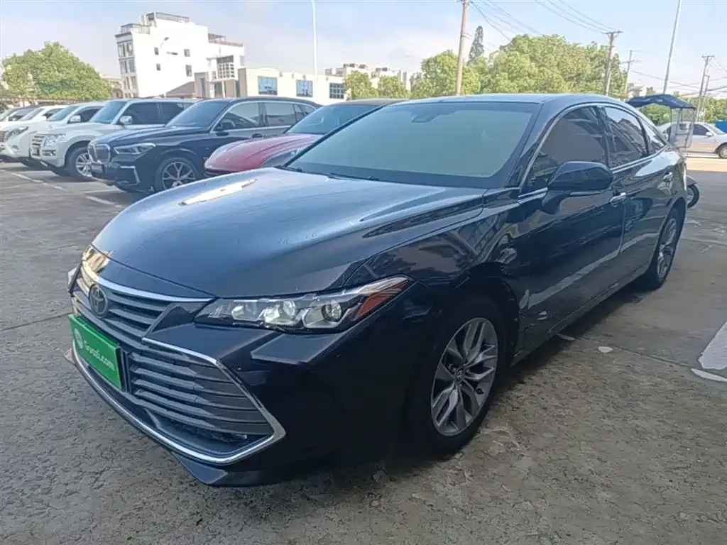 Toyota Avalon — фото 1