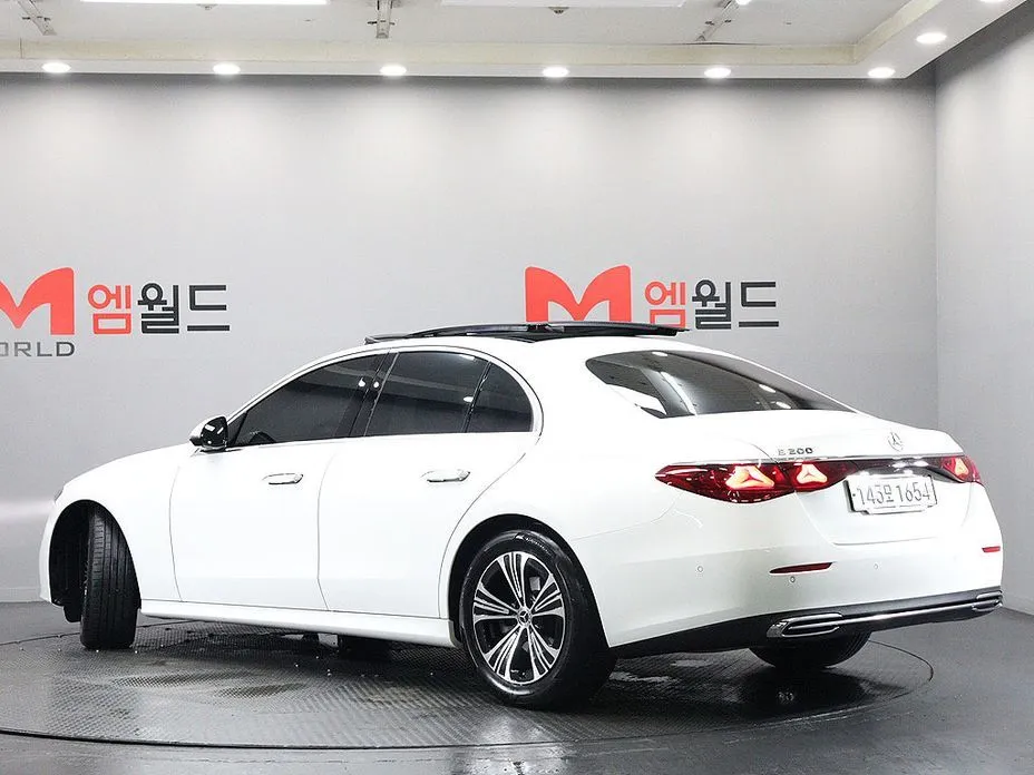 Mercedes-Benz E-Class 2024 из KR, фото 7
