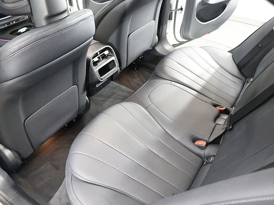 Mercedes-Benz E-Class 2024 из KR, фото 10