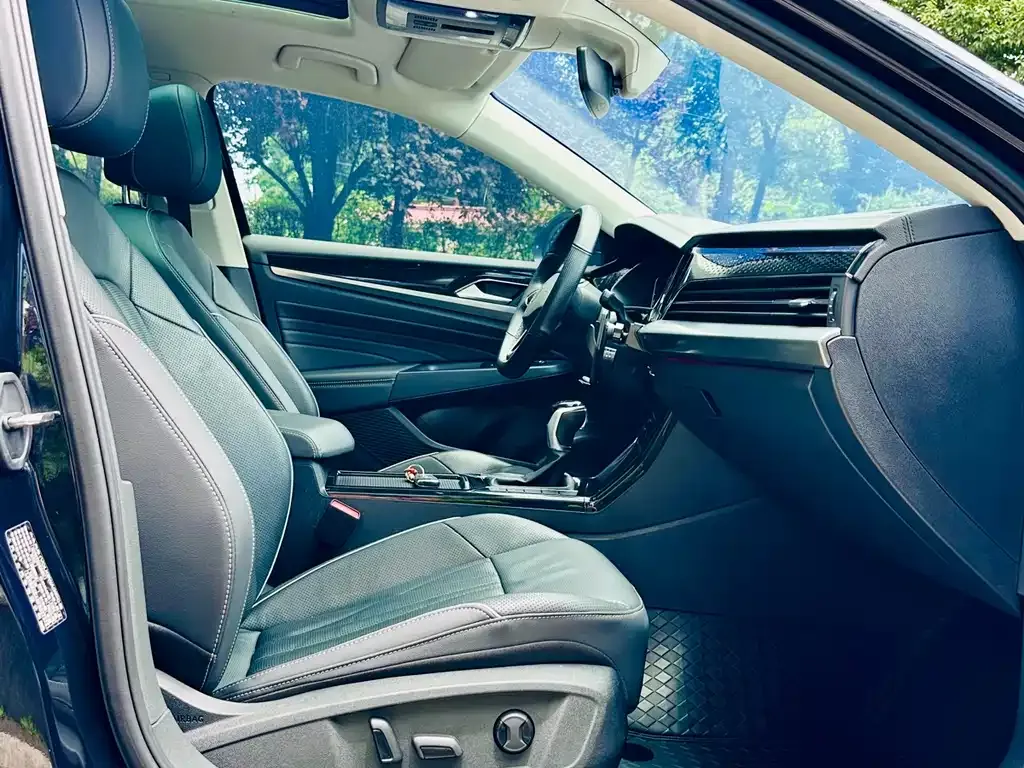 Volkswagen Passat — фото 6