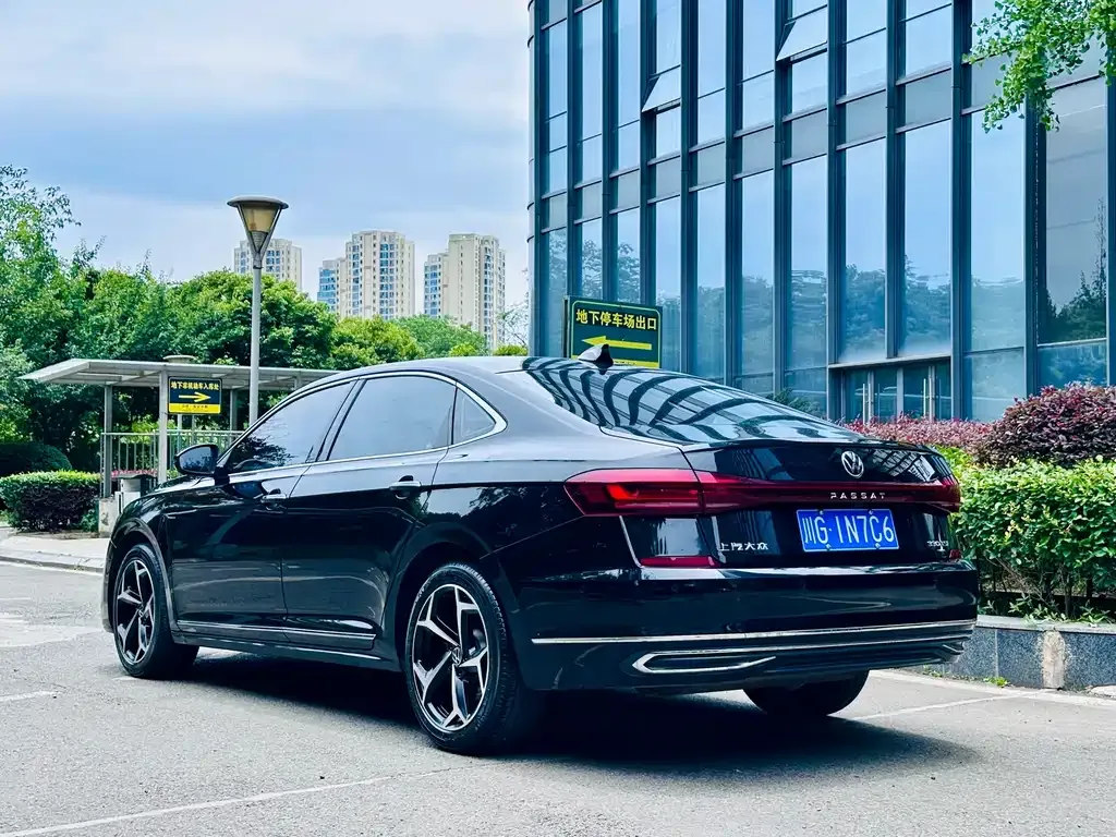Volkswagen Passat — фото 7