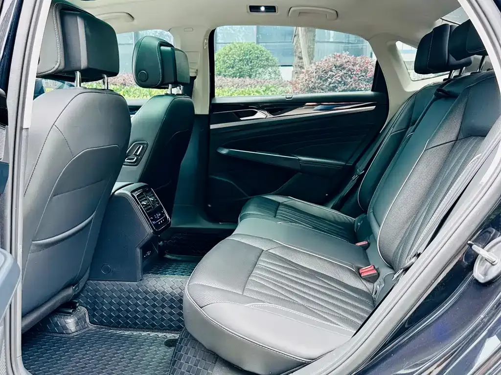 Volkswagen Passat — фото 2
