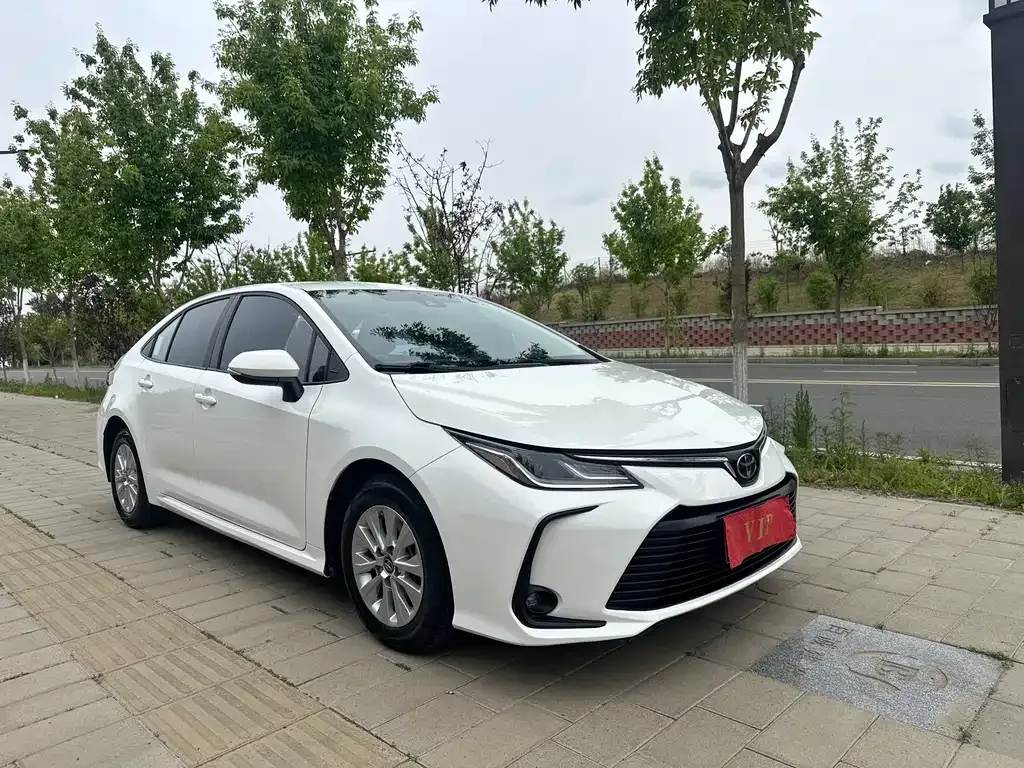Toyota Corolla — фото 3