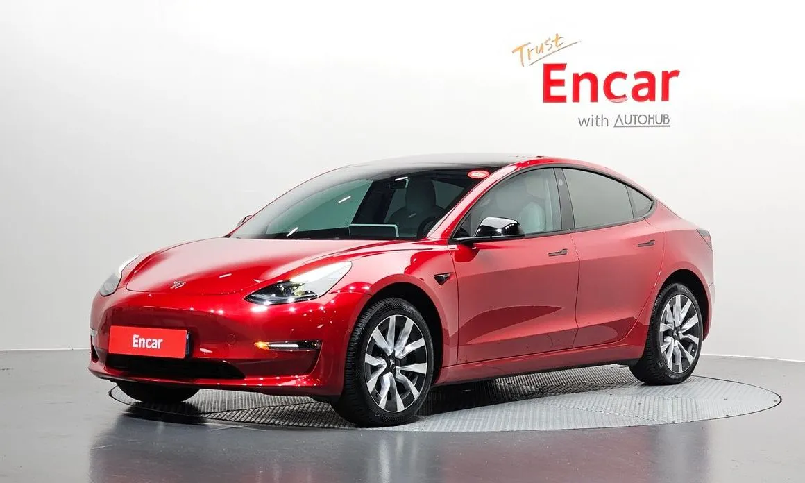 Tesla Model 3 — фото 1