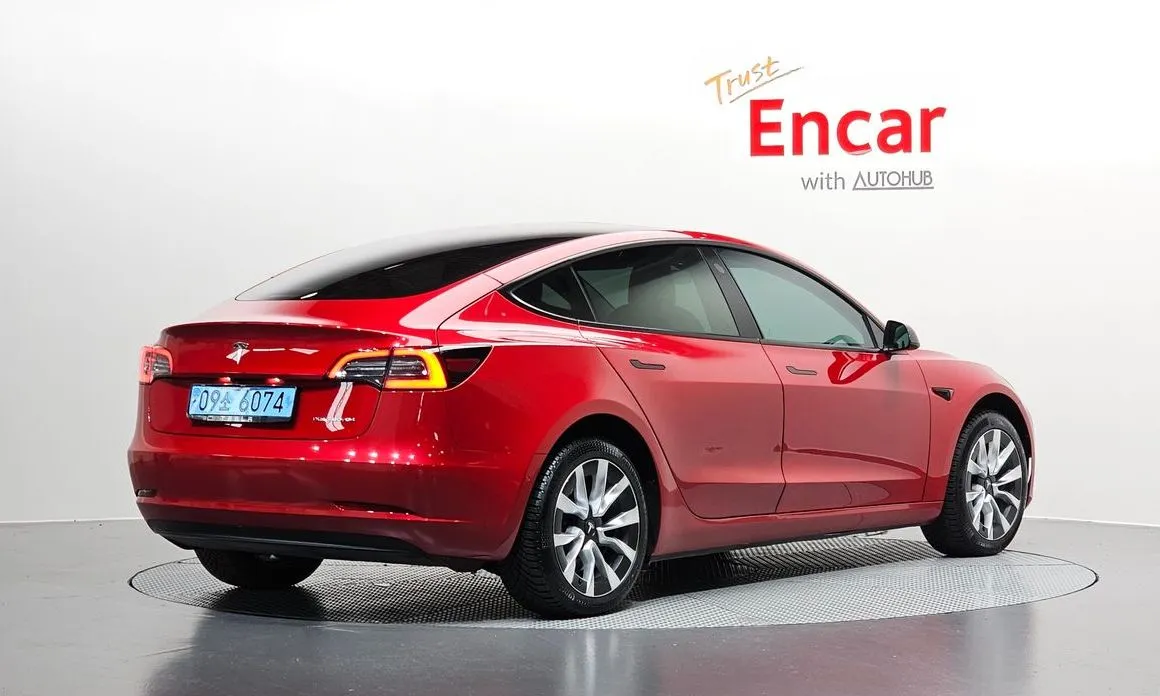 Tesla Model 3 — фото 2