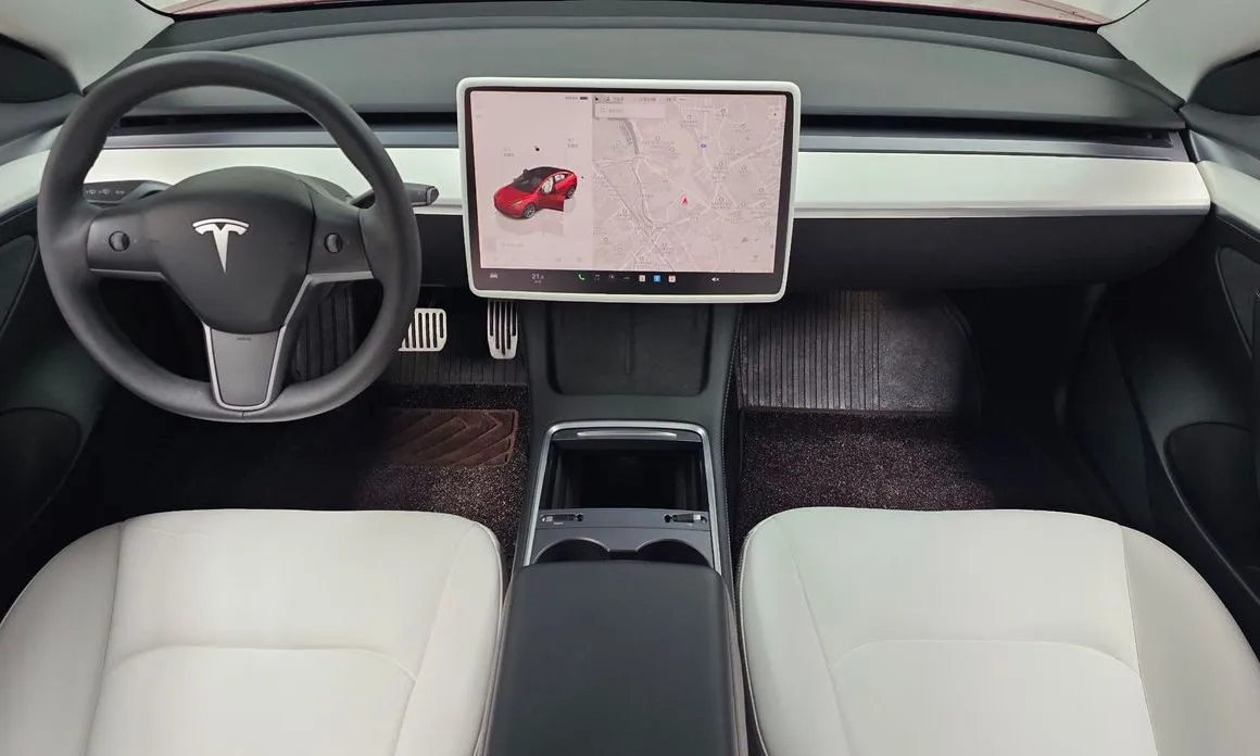 Tesla Model 3 — фото 9