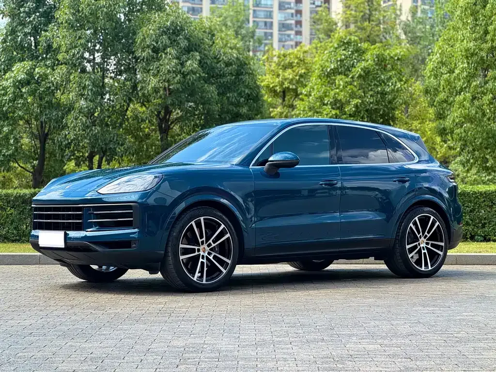 Porsche Cayenne — фото 1