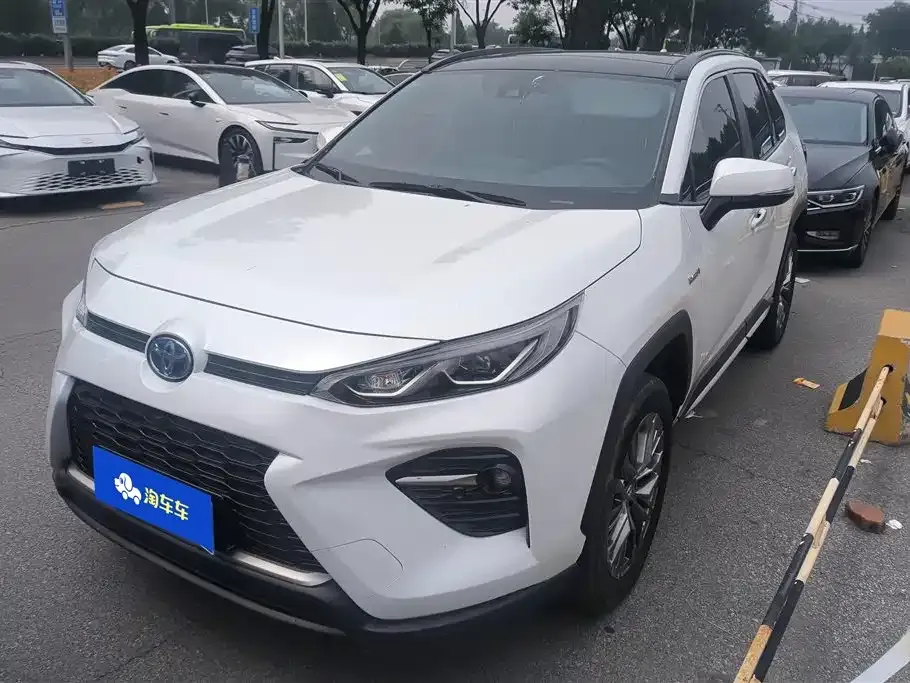 Toyota Wildlander — фото 1